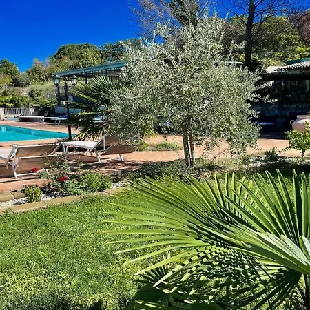 Spoleto Poolside-apt 2spoleto Centre 07 Kmssleeps 4wifiaircon アパート Colle Umberto